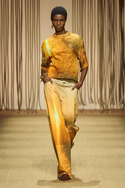 Look 30